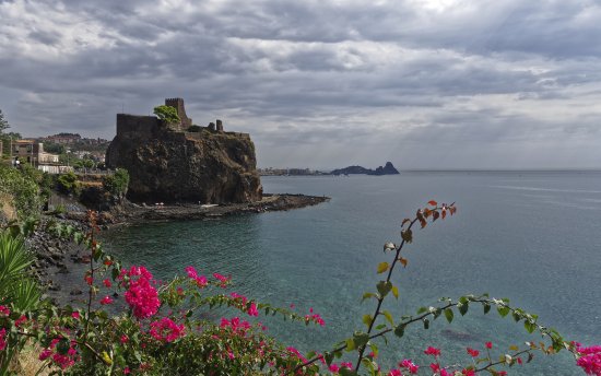 Ачи-Кастелло: Норманский замок