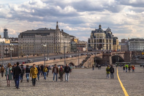 За Красной площадью