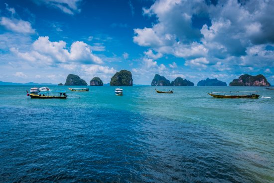 Синее, синее море